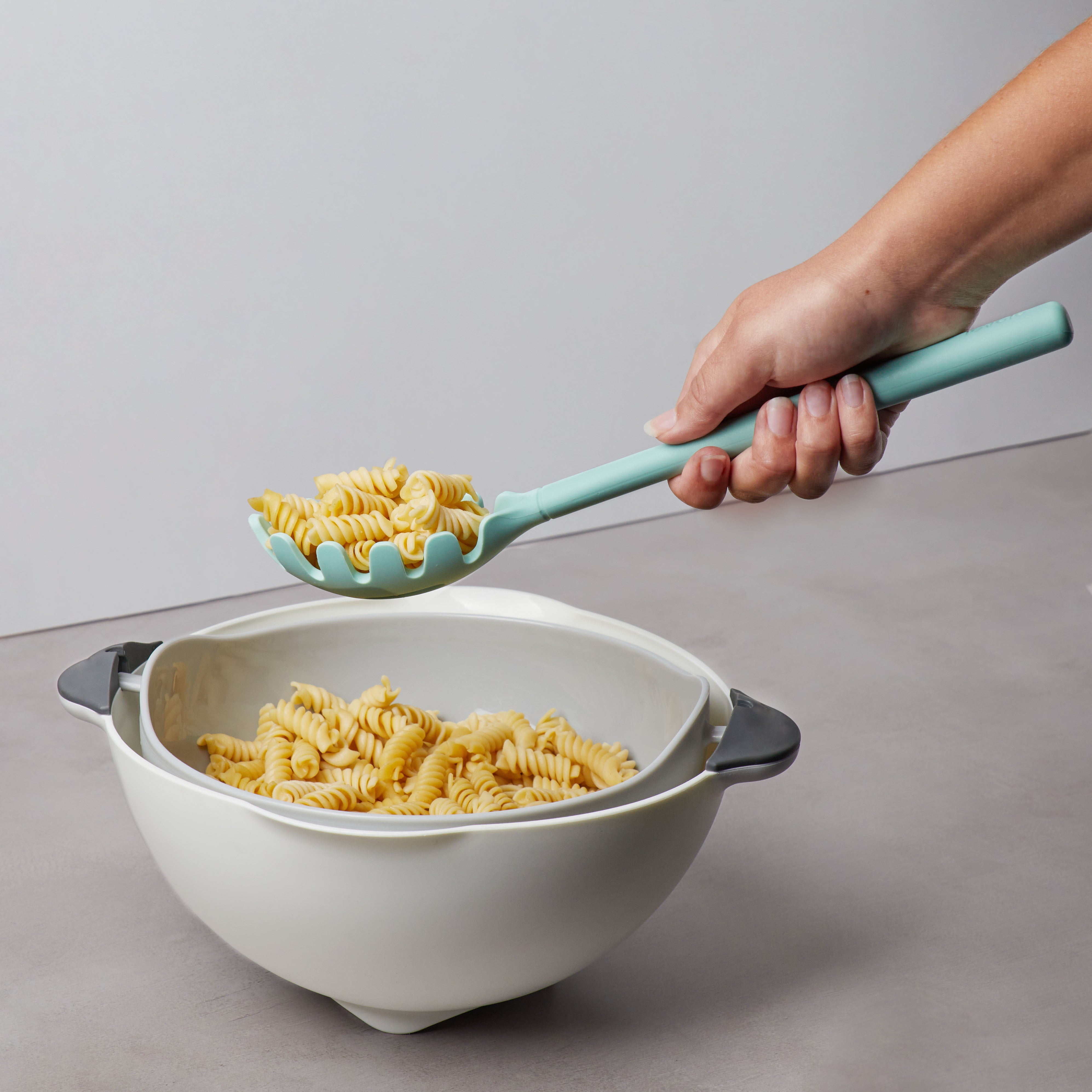 Tovolo Flex-Core Pasta Claw naběračka na těstoviny