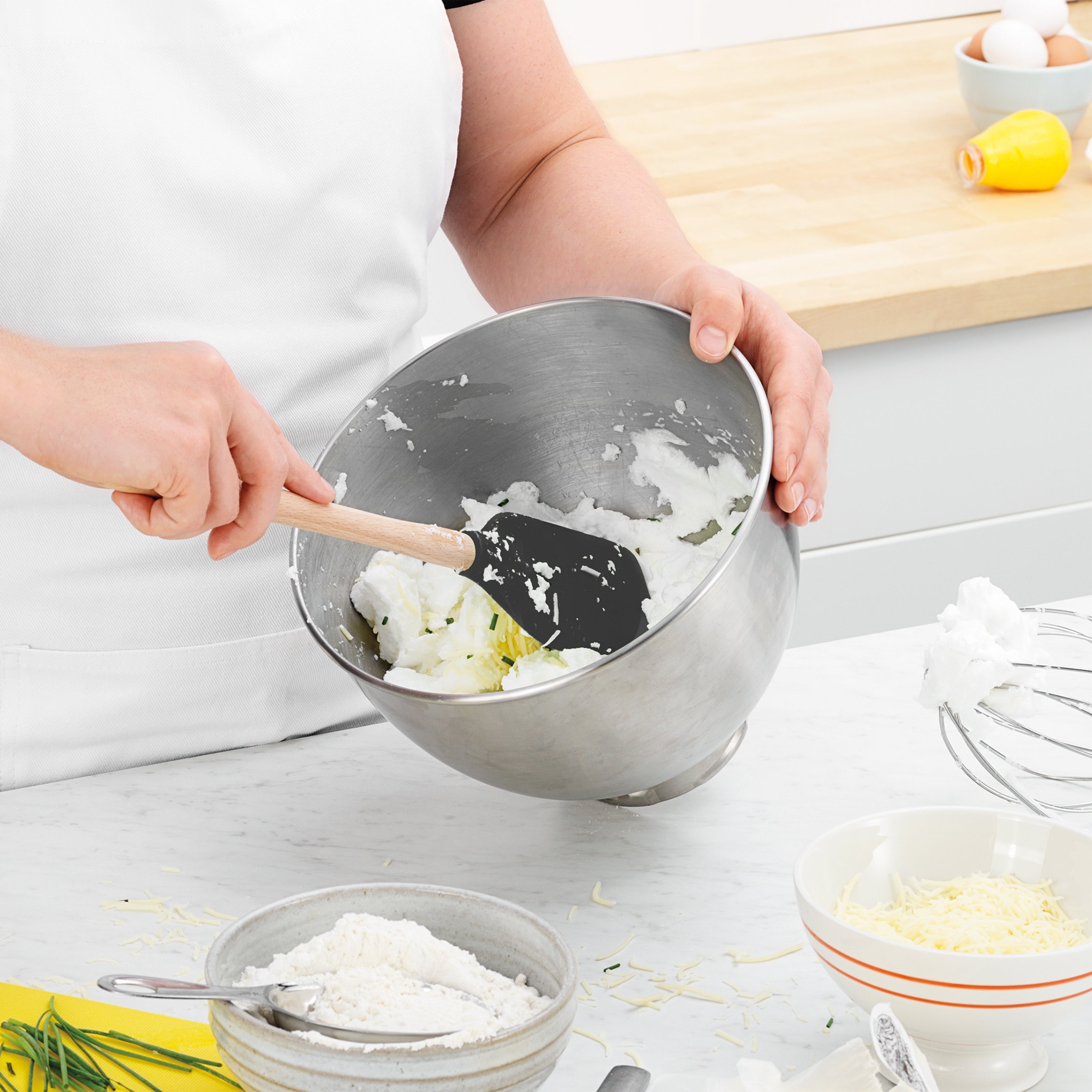 Tovolo Flex-Core stěrka silikonová s dřevěnou rukojetí pesto