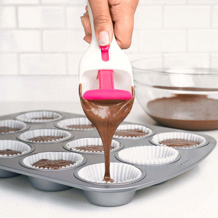 Tovolo Cupcake Scoop naběračka na těsto malinová